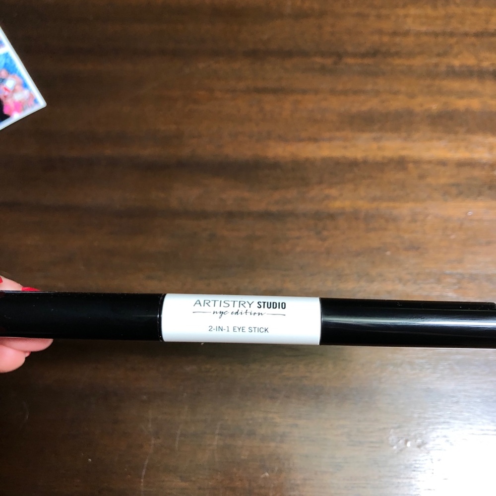Artistry Studio 2 in 1 Eye Stick